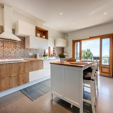 Вилла Sunny House *