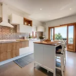 Вилла Sunny House *
